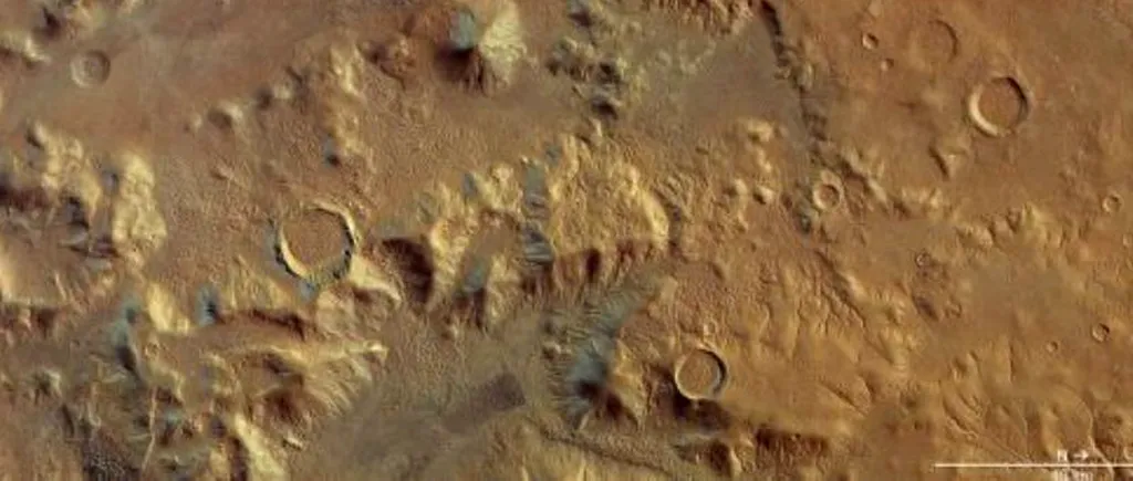 GALERIE FOTO. Imaginile care ar putea confirma existența apei pe Marte, realizate de o navetă a Agenției Spațiale Europene 