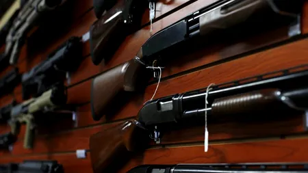 Statul american West Virginia oferă un premiu în valoare de 1,6 milioane de dolari și puşti de vânătoare pentru a-şi atrage cetăţenii să se vaccineze împotriva Covid-19