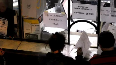 Un tavan s-a prăbușit la Direcția de Taxe și Impozite Sector 5. Două persoane rănite