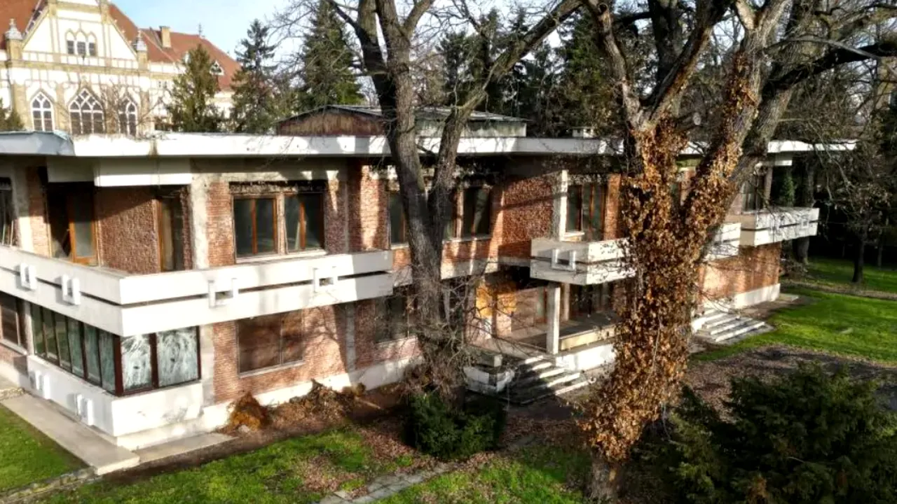 Consiliul Județean Timiș recuperează fosta vilă a lui Ceaușescu din centrul Timișoarei și o transformă în hub cultural. Clădirea era lăsată în paragină