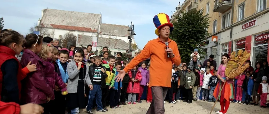 Magicianul Marian Râlea citește copiilor din Regele Mateiaș Întâiul, sâmbătă, în Capitală