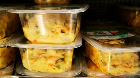 Cu cât se vinde SALATA BOEUF în magazinele Mega Image din România. Este nelipsită de pe masa de Revelion