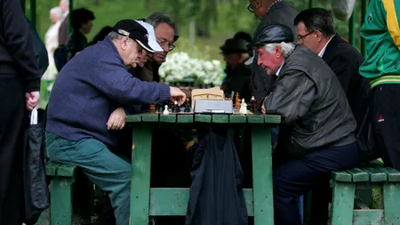 Ponta anunță creșterea a 234.000 de pensii, după o decizie a Curții Constituționale