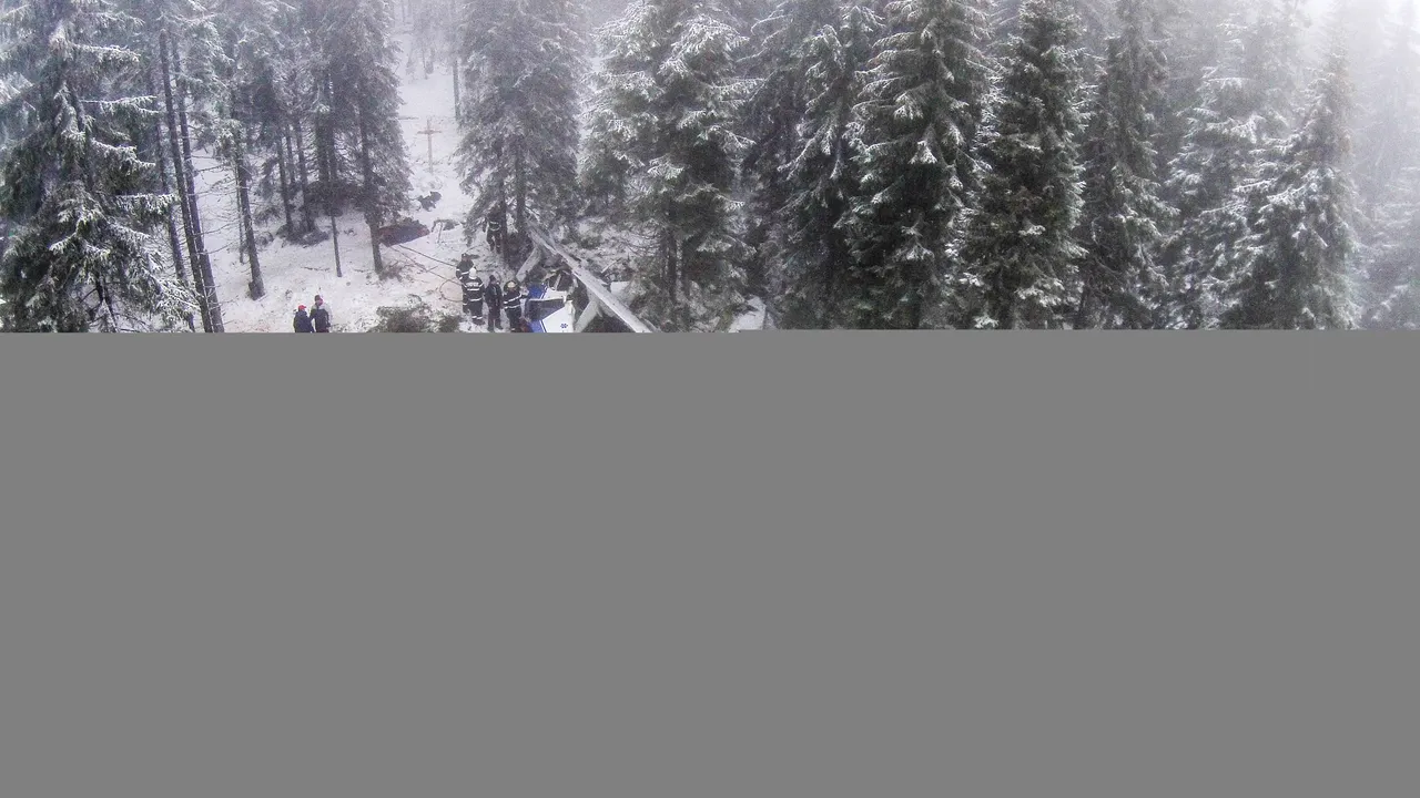 Medicii Calu și Pivniceru, externați și aduși la București cu o aeronavă donată SMURD