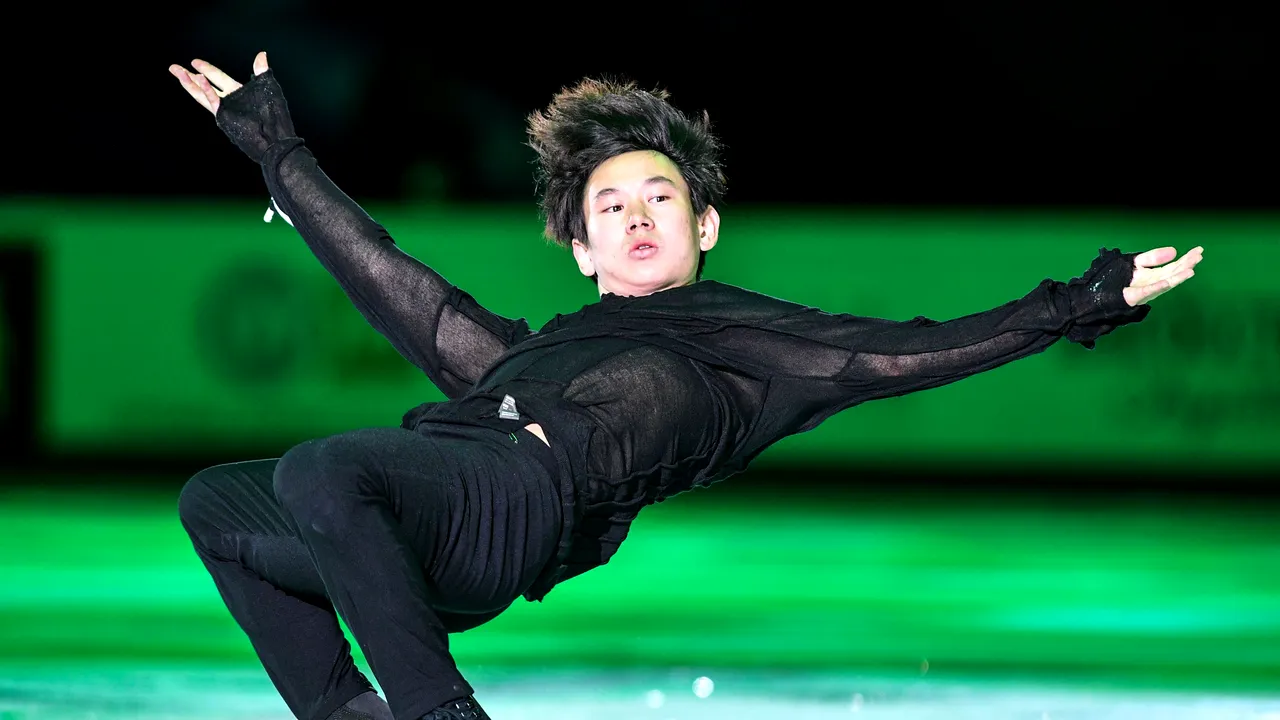 Ucis pentru O OGLINDĂ RETROVIZOARE. Patinatorul Denis Ten, înjunghiat mortal ÎN PLINĂ STRADĂ