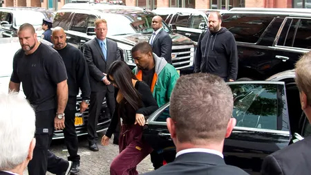 Jefuită la Paris, Kim Kardashian nu plânge după bijuteriile de 10 milioane de euro. Filmulețele din telefon, marea ei îngrijorare