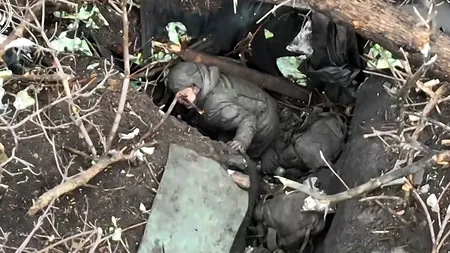 IMAGINI inedite din Ucraina. Un militar rus „imploră” o dronă să nu îl ucidă