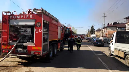 Peste 430 de persoane s-au autoevacuat în urma unui incendiu la o fabrică de volane din Timișoara