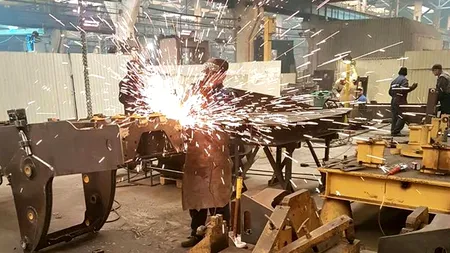 INS: cifra de afaceri în industrie a SCĂZUT în ianuarie cu 5,3%