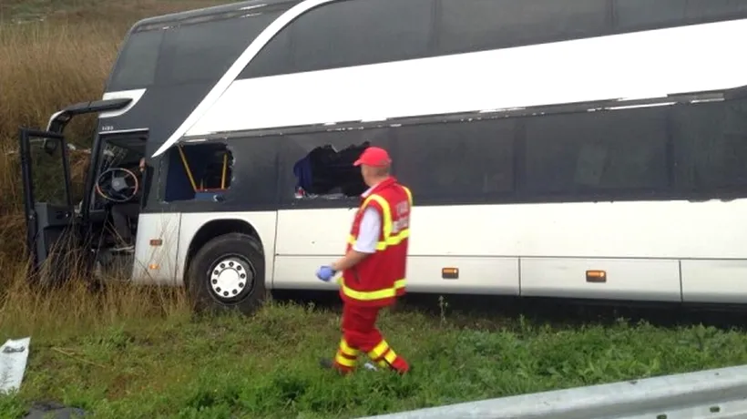 Un autocar în care se aflau 28 de români s-a răsturnat în Ungaria. Mai multe persoane au fost rănite