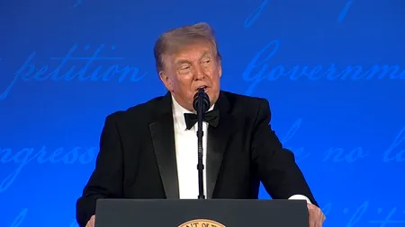 Ironii și insulte la prima participare a lui Donald Trump la cina Corespondenților de la Casa Albă în calitate de președinte. Cum a decurs evenimentul