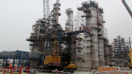 Angajații de la Petromidia Năvodari au ieșit în stradă. Ce revendicări au salariații de la cea mai mare rafinărie din România