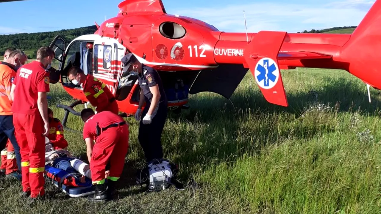 Un bărbat de 30 de ani, din Vâlcea, a intrat în stop cardio-respirator după ce s-a înecat cu mâncare. A fost dus la spital cu un elicopter SMURD