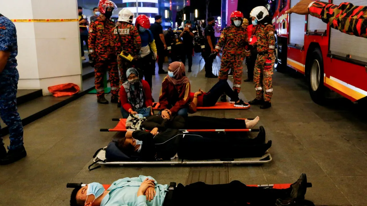 Peste 200 de persoane rănite în Malaysia după coliziunea dintre două trenuri - VIDEO/FOTO