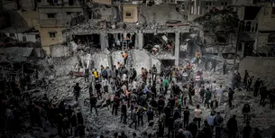 Zeci de combatanți Hamas s-au predat / Netanyahu amenință, în contextul atacurilor Hezbollah, că Beirutul ar putea ajunge ca Fâșia Gaza