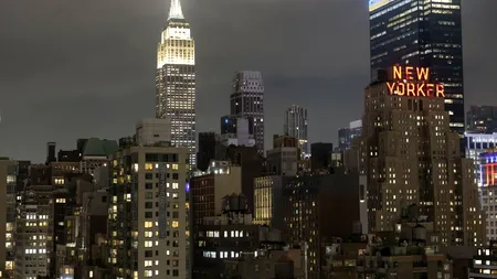 Un bărbat a locuit cinci ani la un hotel de lux din New York după ce a plătit 200 DOLARI. Acum, riscă închisoarea