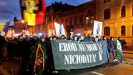 Sute de persoane, în marș în amintirea martirilor Revoluției din 1989, la Timișoara: Eroii nu mor. VIDEO