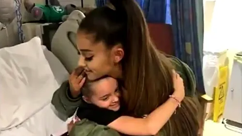 Ariana Grande și-a vizitat fanii răniți în urma atentatului de pe Manchester Arena, care încă se află internați în spital