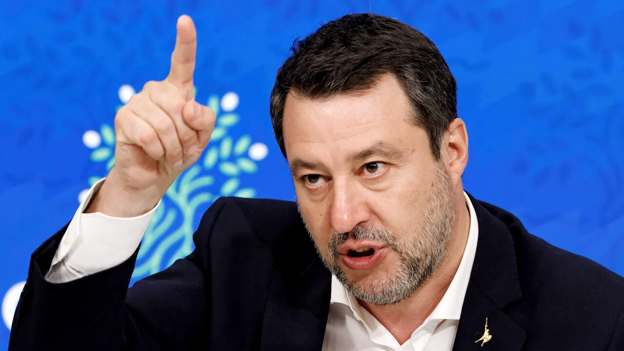 Vicepremierul italian l-a felicitat pe George SIMION: În România, poporul a votat, în sfârşit, liber, cu capul şi cu inima
