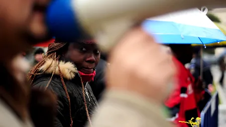 Un sondaj simplu dezvăluie o realitate paradoxală. Cât de pregătiți sunt, de fapt, românii să trăiască alături de refugiați