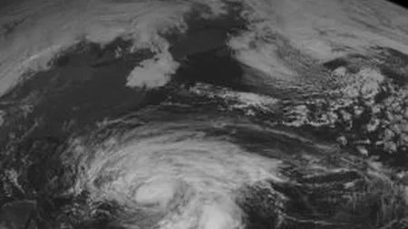 STARE DE URGENȚĂ ÎN SUA. 20 de nave militare trimise în larg, în așteptarea URAGANULUI SANDY