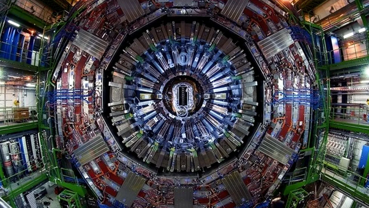 Cercetătorii de la LHC au descoperit o nouă PARTICULĂ. 