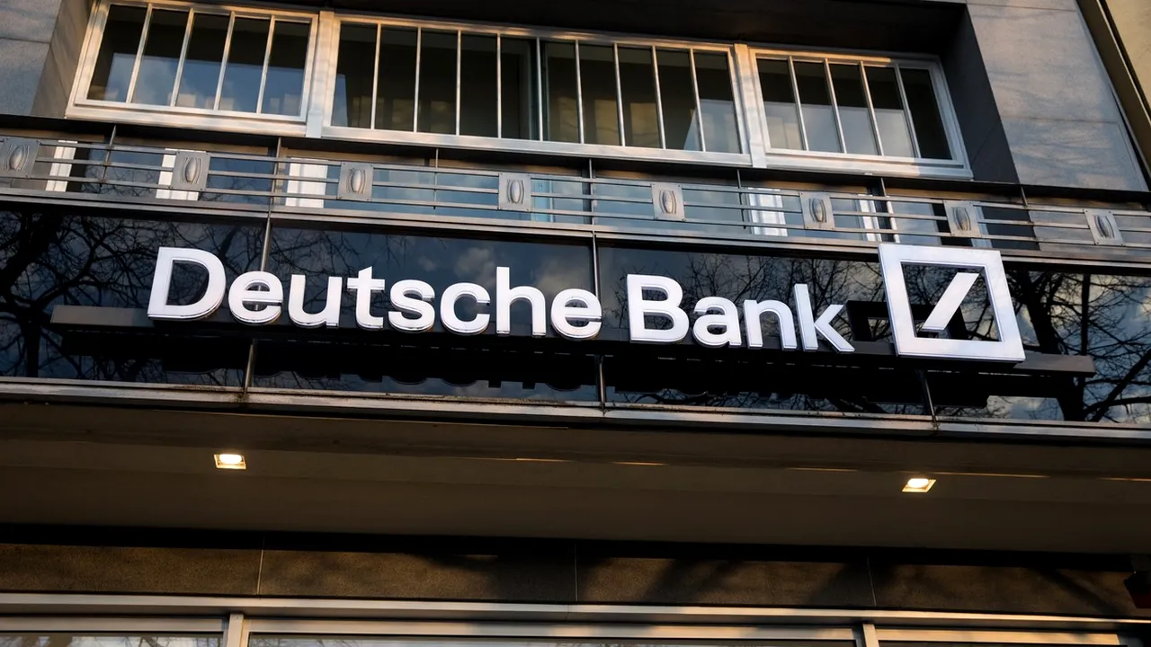 Acțiunile Deutsche Bank au SCĂZUT cu peste 13%. Care este motivul