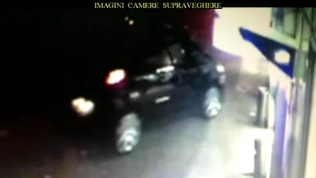 Un bucureștean a intrat cu mașina în vitrina supermarketului în care lucra soția, după o ceartă cu aceasta. VIDEO