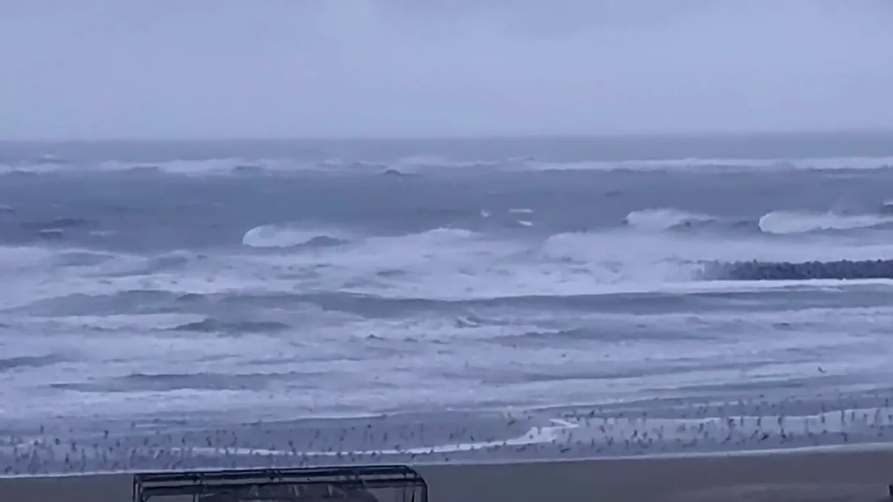 UPDATE | Alimentarea cu energie, reluată parțial în județul Constanța. Cum arată marea după codul roșu de furtună - VIDEO