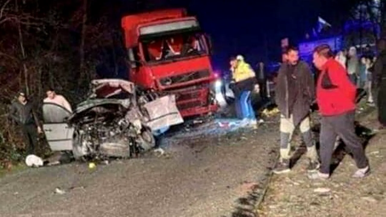 Accident grav în Băile Herculane. Doi tineri de 16 şi 20 de ani au murit pe loc