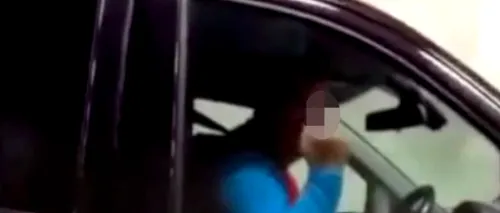 VIDEO | Un nou caz de sex în trafic: O femeie a fost surprinsă în timp ce satisfăcea un bărbat care conducea
