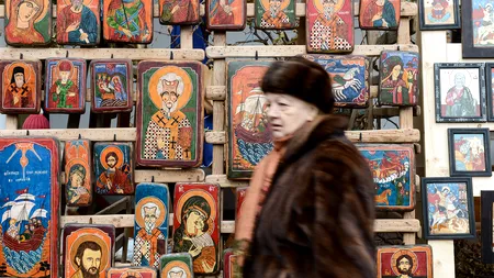 Mii de icoane,sfințite în Duminica Ortodoxiei în Capitală. Episcopul Bucureștiului Timotei Prahoveanul: Să păstrăm icoanele în școli