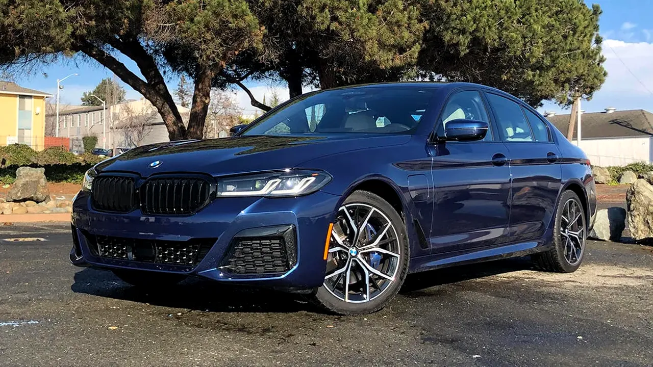 Un bărbat din Satu Mare s-a TREZIT că e proprietarul unui BMW Seria 5, fără să-l fi cumpărat vreodată. Ce a urmat, pentru el