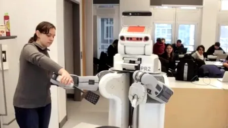 V-ați întrebat vreodată cum înțeleg roboții mesajele care le sunt transmise? Explicația, aici. VIDEO