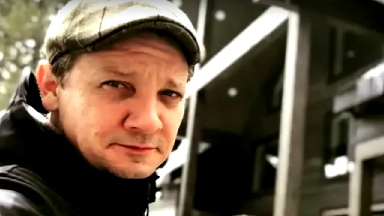 Jeremy Renner, prima fotografie de pe patul de spital, după ce a fost călcat de plugul de zăpadă: „Sunt prea afectat acum ca să scriu”
