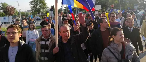 Marș al protestatarilor de la Iași, după mitingul PSD: „Ne tragi țara înapoi! - FOTO / VIDEO 