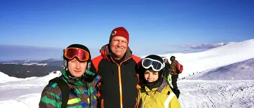 Klaus Iohannis, la schi în Munții Șureanu: „Iohannis schiază, Alba protestează