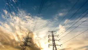 ANRE: Companiile care cumpără ENERGIE electrică acum, cu livrare în viitor, sunt obligate să plătească un avans