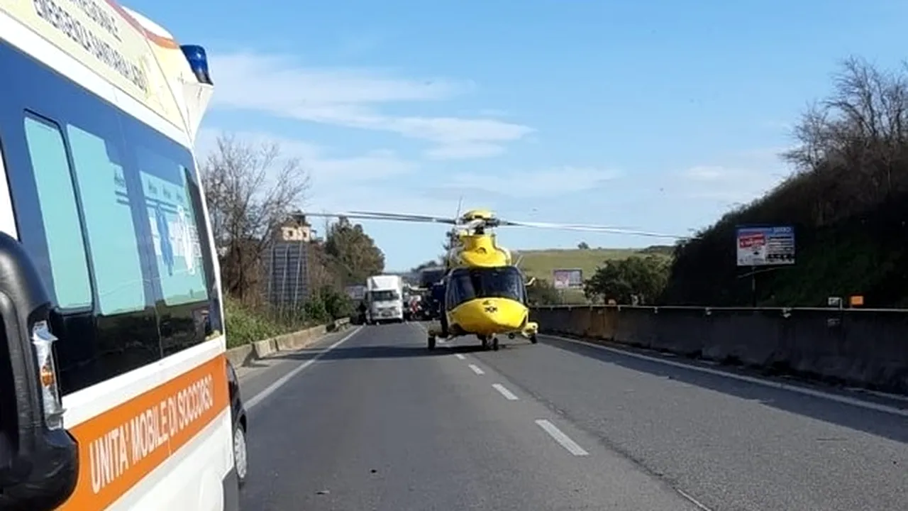 „Veniți, cineva i-a tăiat gâtul soțului meu”! Strigătul disperat al unei românce pe o autostradă din Italia