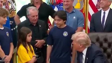 Trump, moment viral în Biroul Oval după discuția cu o mică voleibalistă: 