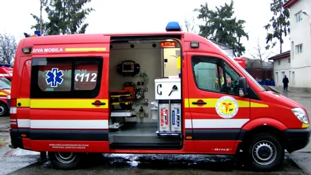 Elev în vârstă de 14 ani, găsit LEȘINAT în faţa unui liceu din Lugoj. Băiatul era somnolent și incoerent, la sosirea medicilor