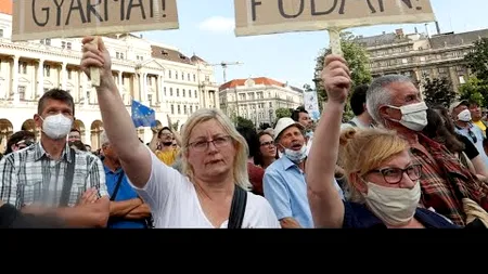 Mii de oameni au protestat la Budapesta împotriva planului Ungariei de a construi primul campus universitar chinez din Europa: „Nu Fudan! Vest, nu Est!”
