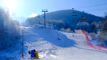 MOTIVUL pentru care mulți români aleg să meargă la schi în Bulgaria. Comparație cu stațiunile din România