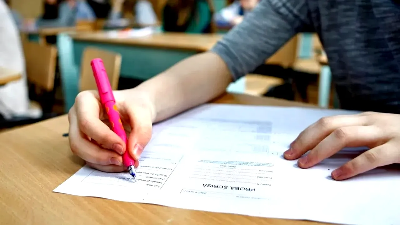 Simulare Evaluarea Națională 2026: Astăzi are loc proba la Matematică. Ce le este interzis elevilor în sala de examen