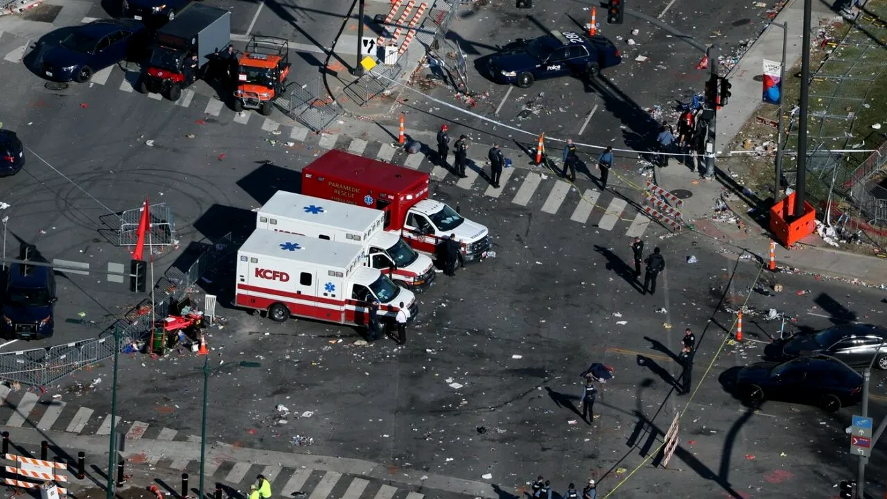 ATAC ARMAT la parada de după Super Bowl. Cel puțin un om a murit și alți 14 au fost răniți