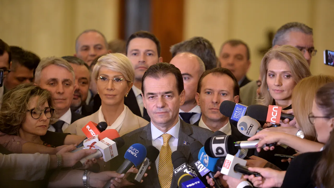 Protocoalele au trecut, lupta continuă. Klaus desființează SS și trimite un comisar surpriză la Bruxelles