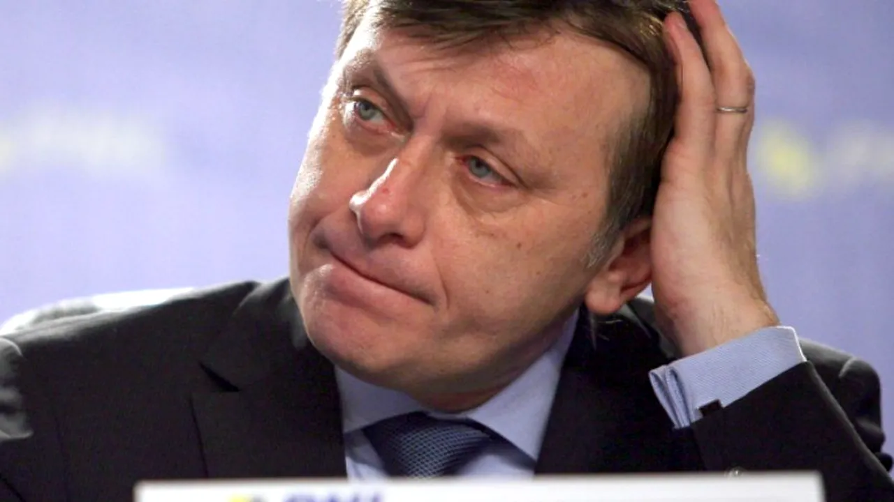 EXCLUSIV. Ce s-a întâmplat vineri la ședința PNL, la care a participat și Crin Antonescu. Dobre, pus la zid: 