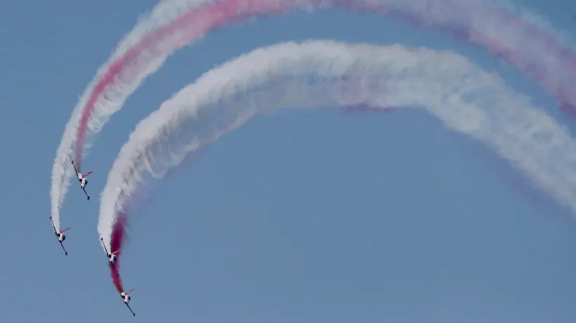 Show aerian pe cerul Capitalei. O escadrilă de opt avioane de luptă SUPERSONICE, principala atracție