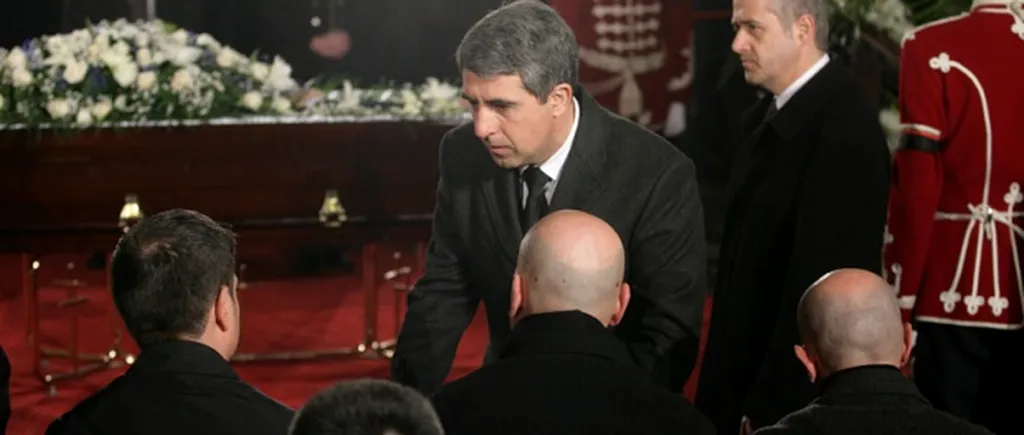 Fostul președinte Emil Costantinescu, alături de politicieni bulgari și străini, la funeraliile lui Jelio Jelev la Sofia