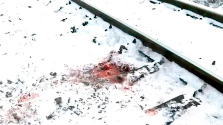 Un băiat de 11 ani a rămas fără picioare, după ce a încercat să facă „surfing” pe un tren. Prietenii au fugit de la fața locului